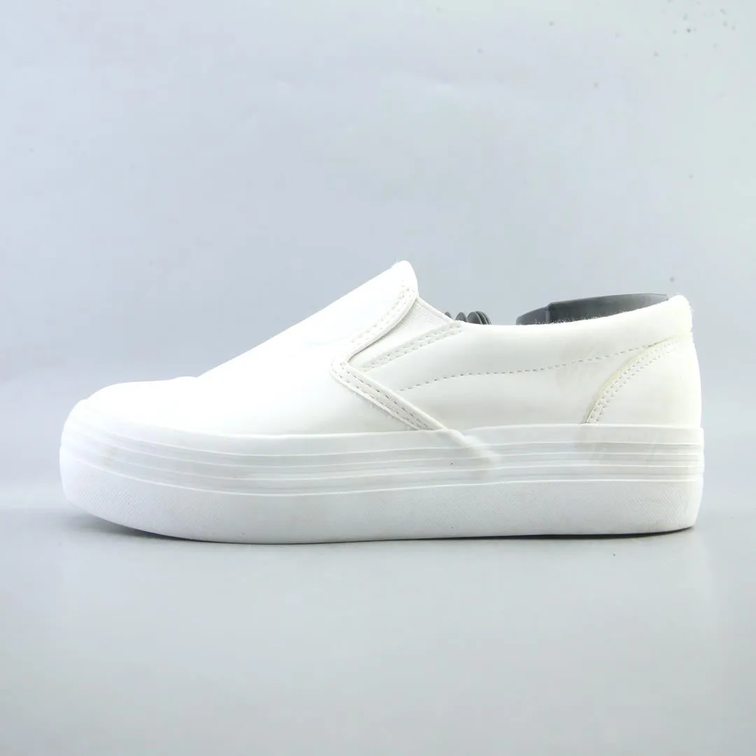 COMFORT WEAR . Trend Hot