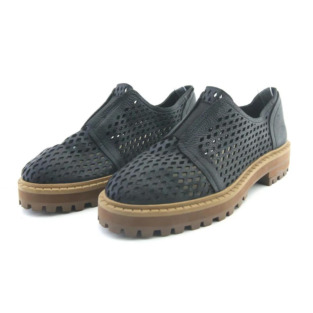 VINCE CAMUTO . Sky View Craftsmanship