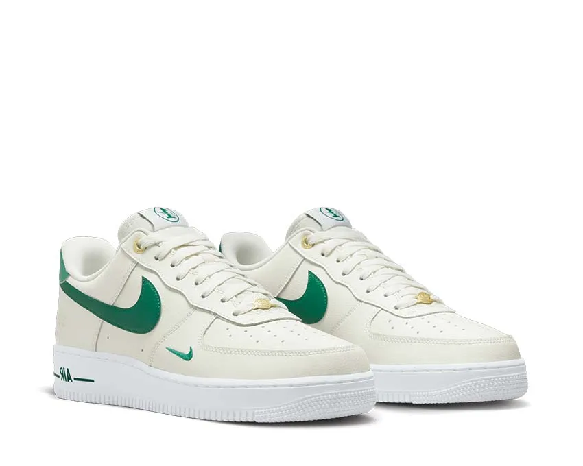 Suede Nike Air Force 1 '07 LV8