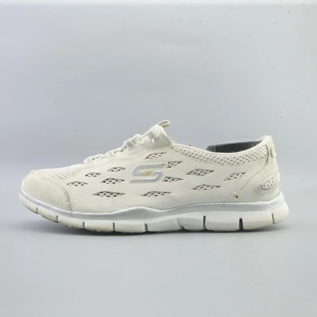 Cushioned SKECHERS AIR COOLED MEMORY FOAM