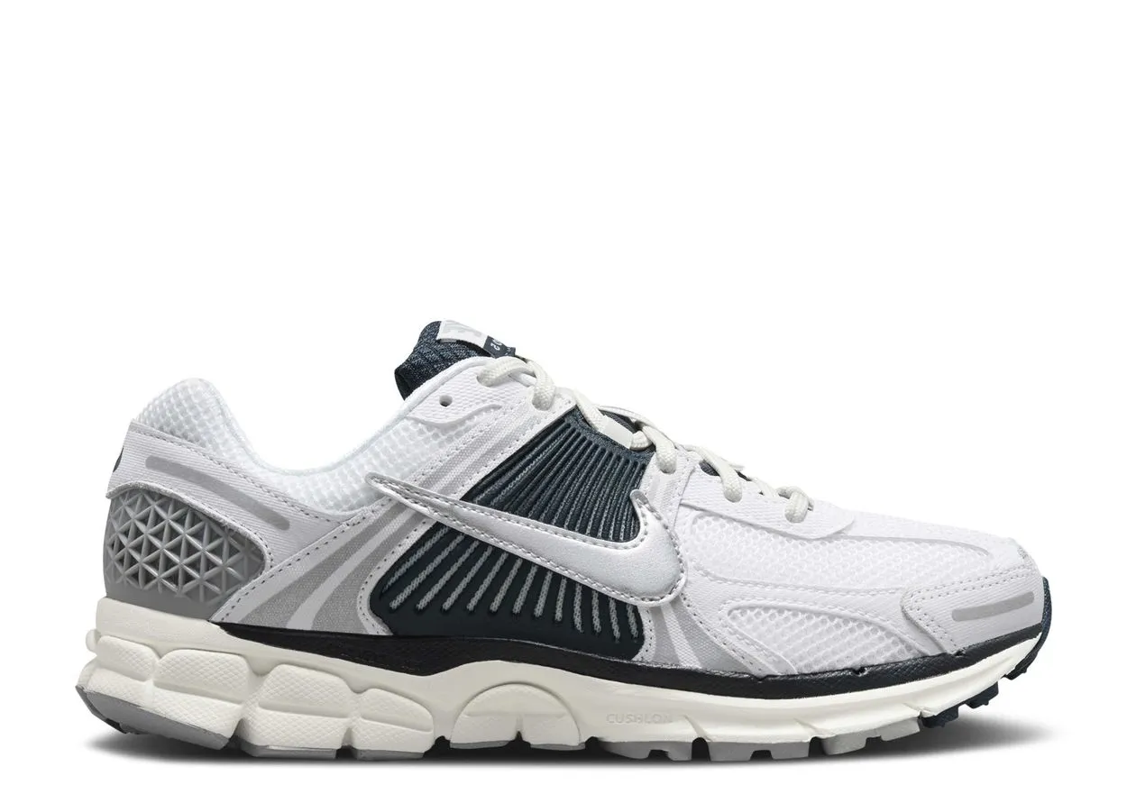 running in a beach area shoes Nike Zoom Vomero 5 White Armory Navy