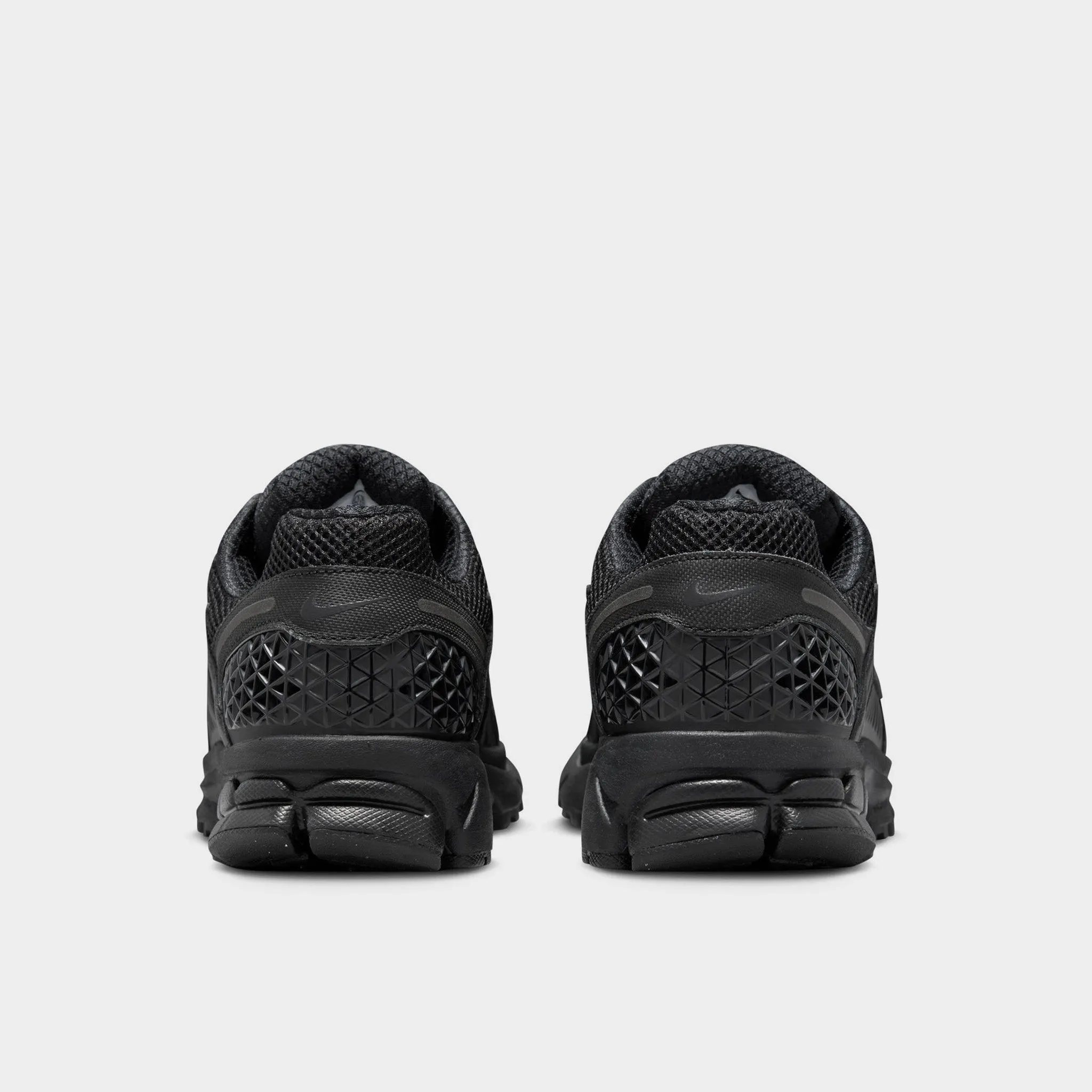 Nike Zoom Vomero 5 SP Black / Black increase stability Lace   Up Closure