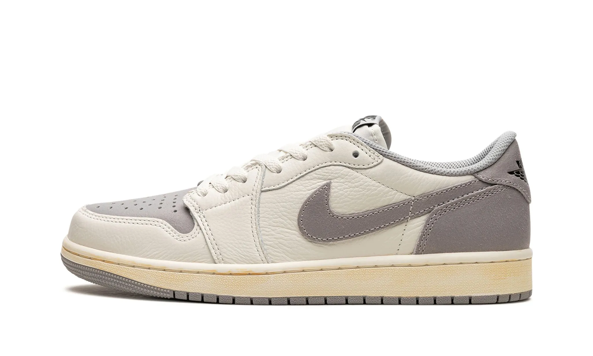 Step Light Air Jordan 1 Retro Low OG Atmosphere Grey