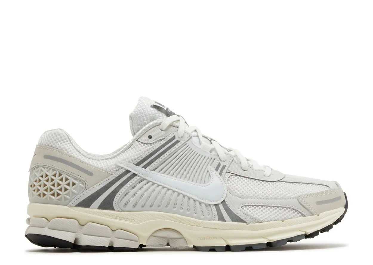 uphill running shoes Nike Zoom Vomero 5 Platinum Tint