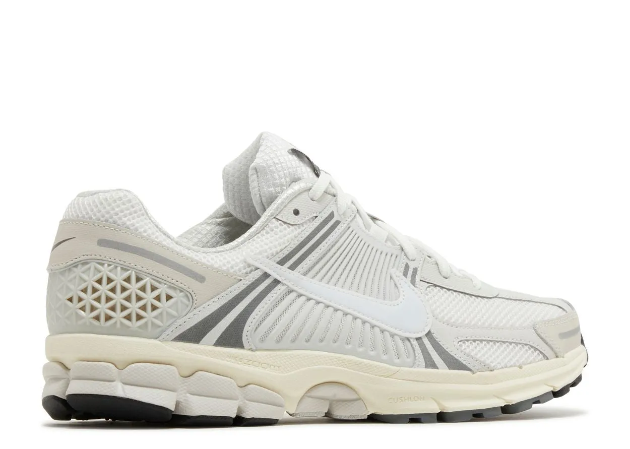 canvas running gear Nike Zoom Vomero 5 Platinum Tint