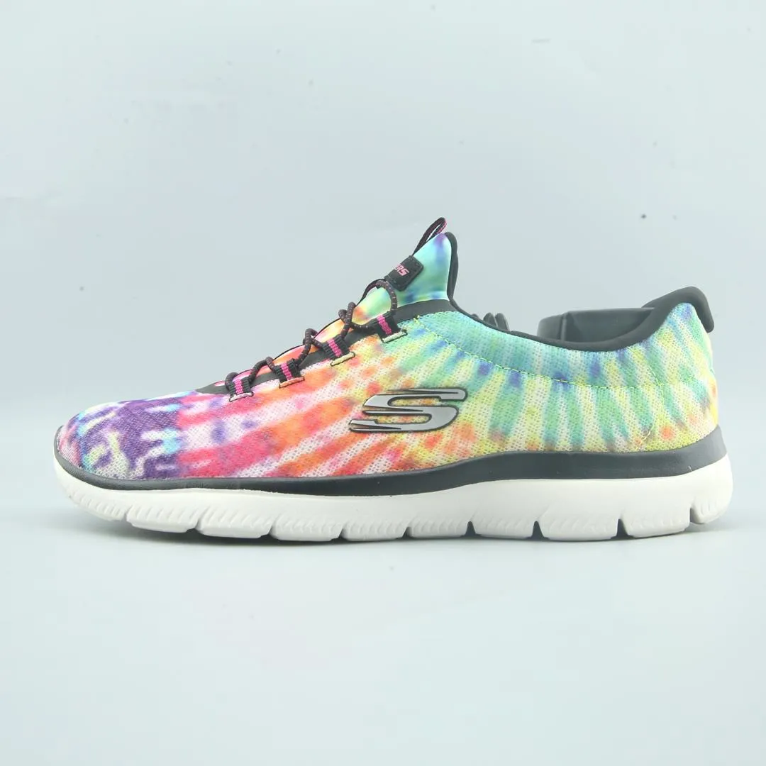 SKECHERS SUMMITS-LOOKIN GROOVY City Run Forest Path