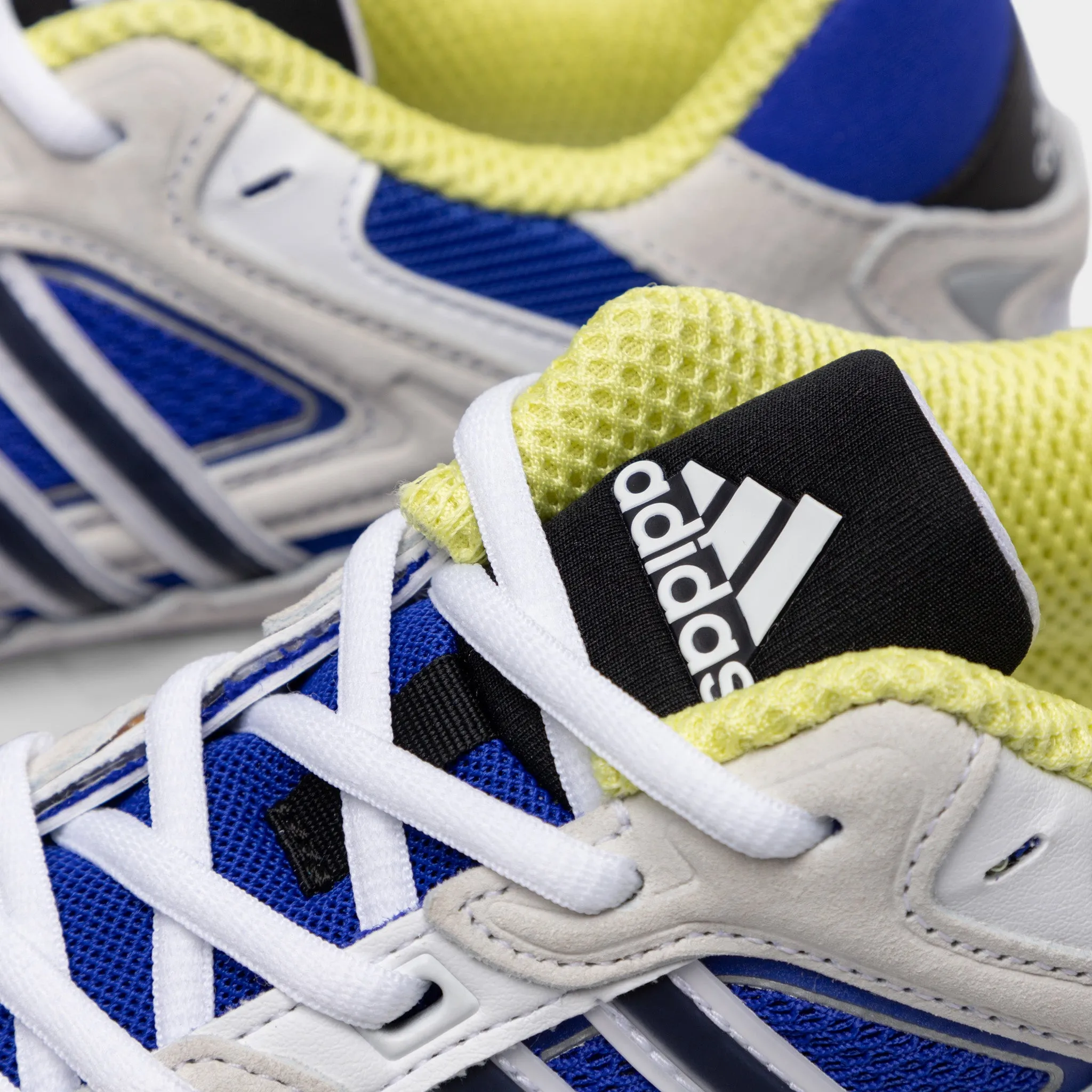 Wet Grip Deep Grip adidas Originals Response CL White / Blue - Yellow
