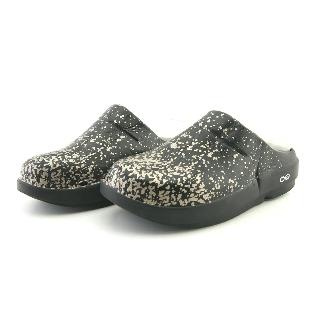OOFOS OOCLOOG Rubber Sole Teen Edge