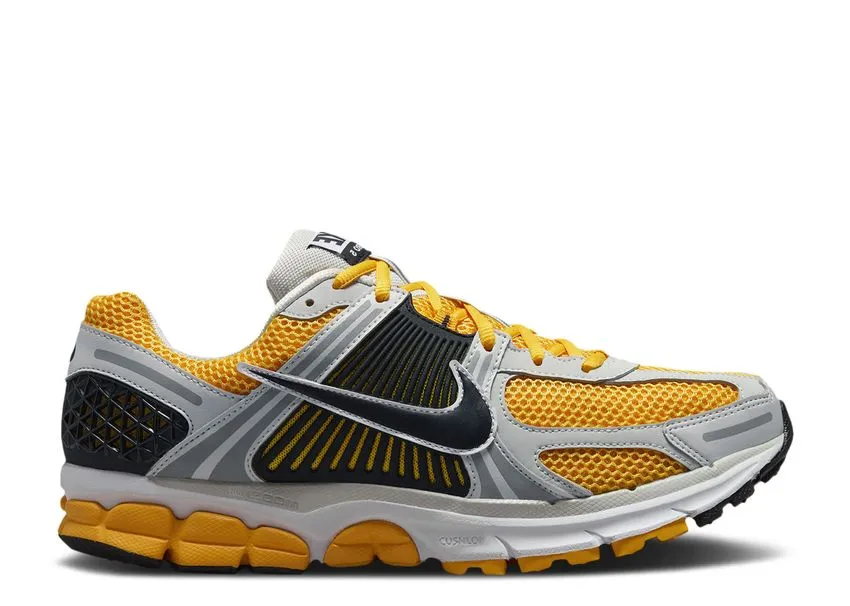 pattern - printed shoes running during a thunderstorm Nike Zoom Vomero 5 Photon Dust Laser Orange