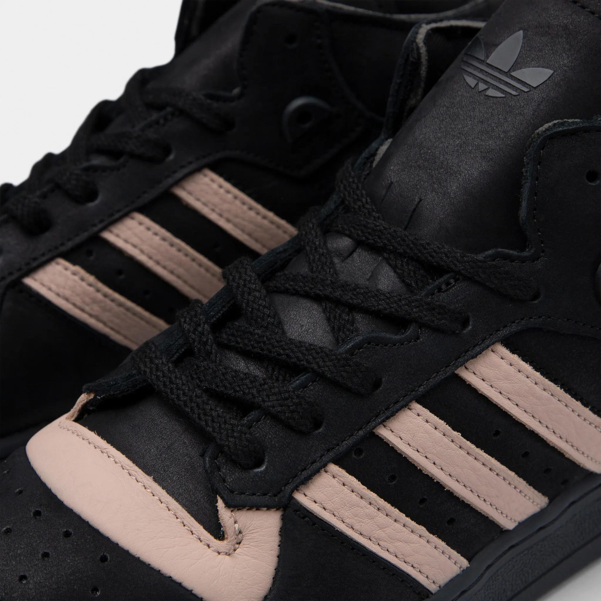 Comfort Step adidas Originals Rivalry Mid 001 Core Black / Ash Pearl - Core Black