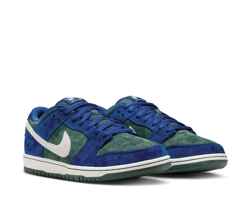 Smart Pair Route Trek Nike SB Dunk Low Pro