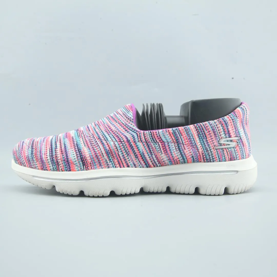 SKECHERS GOWALK Sky View Swim Ready