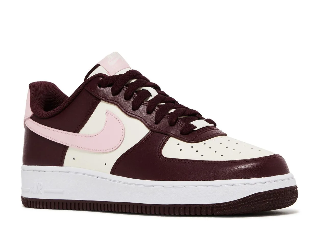 Street Wear Nike Air Force 1 Low '07 Valentines Day (2023)