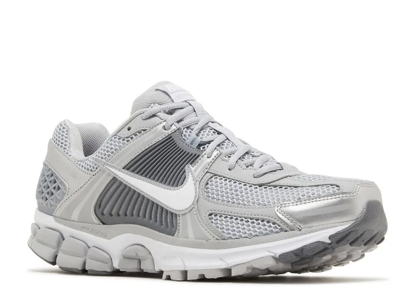 reinforced - toe running shoes rainy - day - runner Nike Zoom Vomero 5 Cool Grey