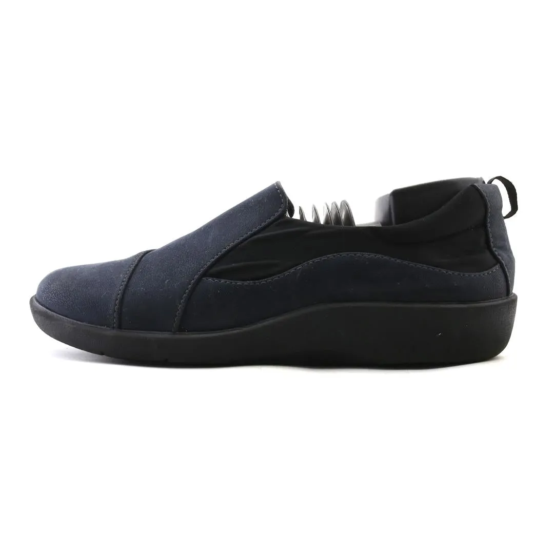 Stage Pop Metal Edge CLARKS CLOUDSTEPPERS