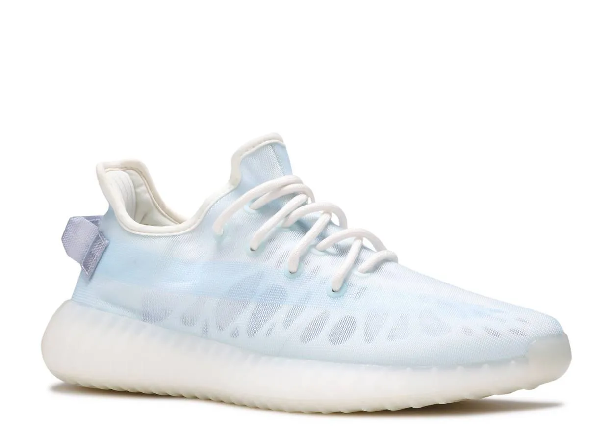 Flexible Arch Adidas Yeezy Boost 350 V2 Mono Ice