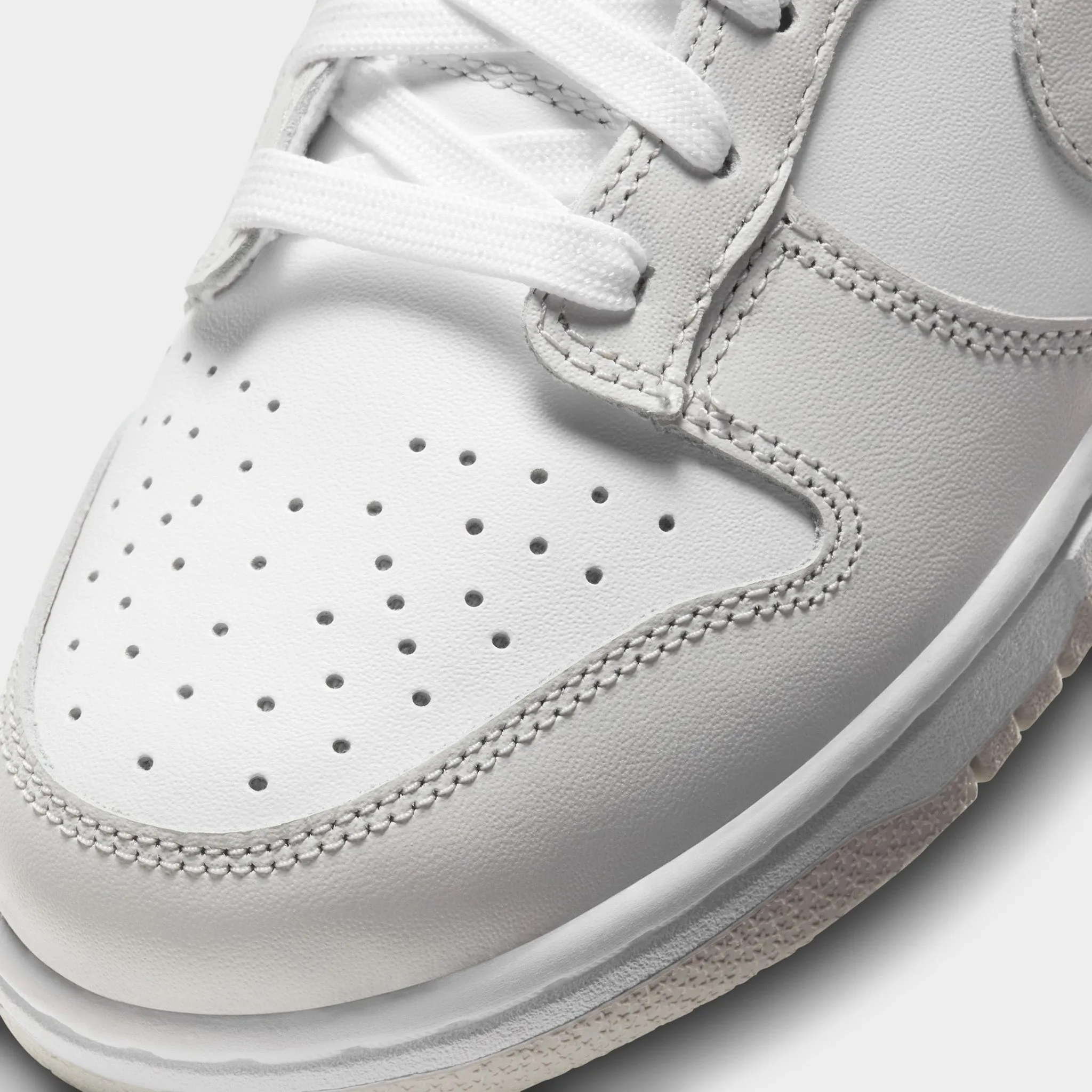 Nike Womens Dunk Low White / Photon Dust - White ComfortFit