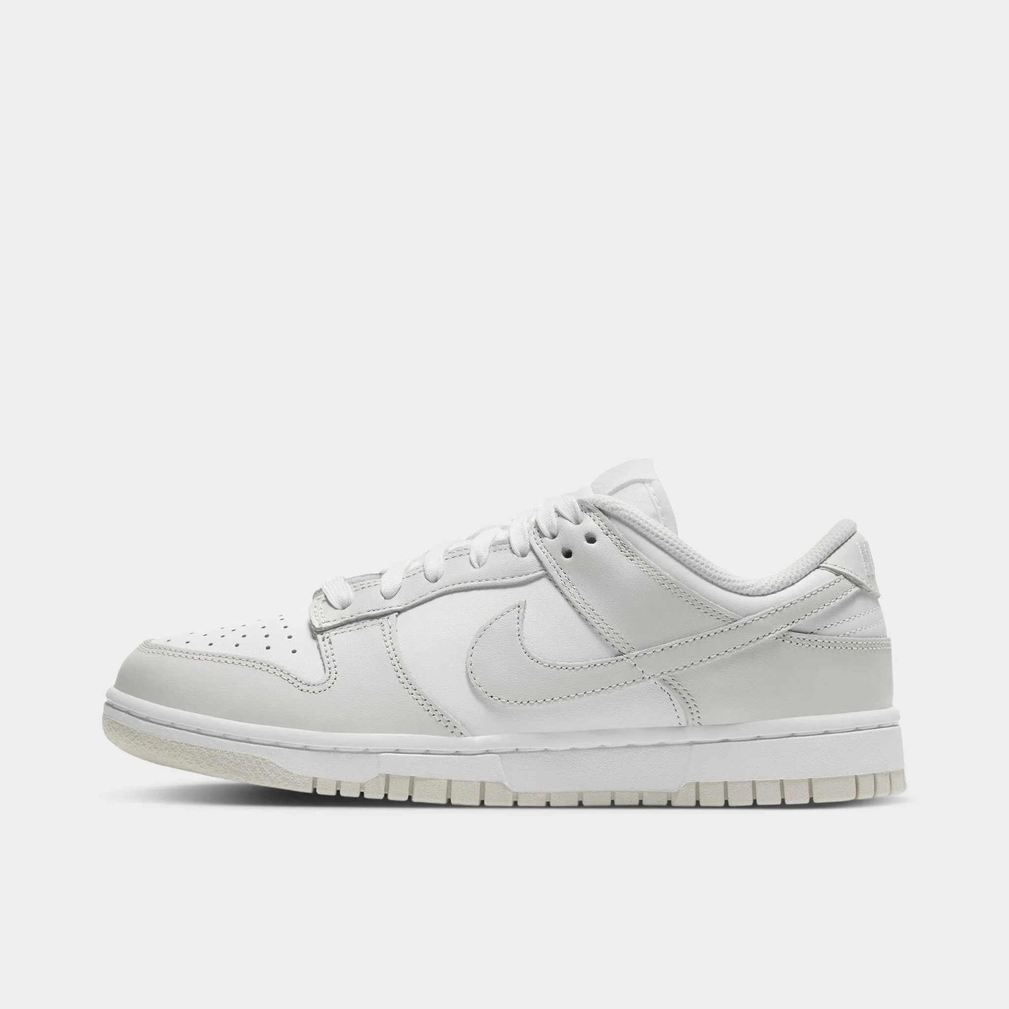 Travel Daily Nike Womens Dunk Low White / Photon Dust - White