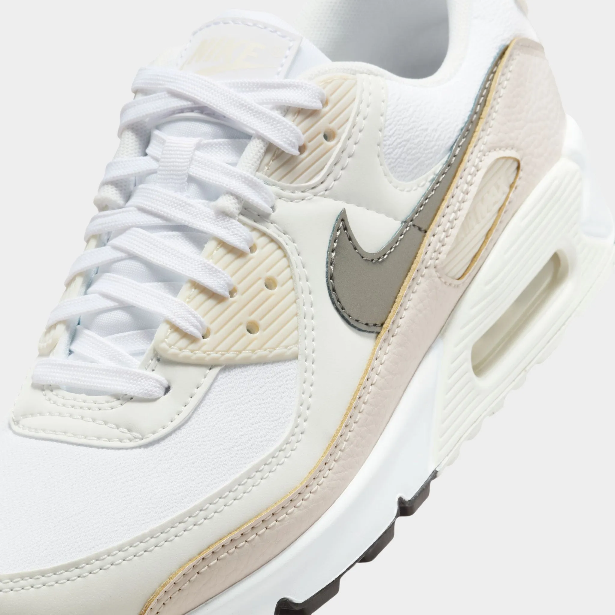 Edge Step Nike Women's Air Max 90 White / Flat Pewter - Light Orewood Brown