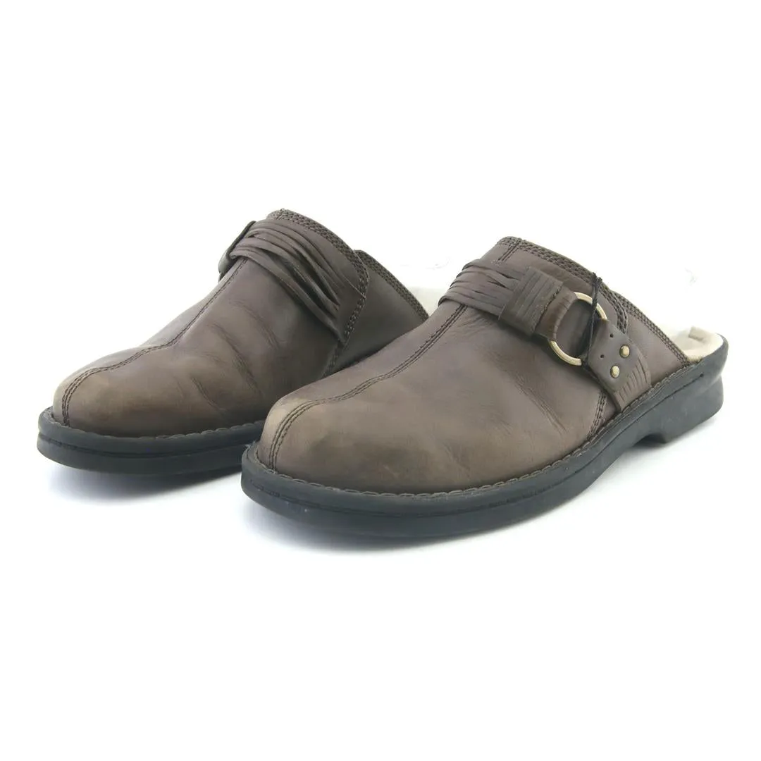 CLARKS COLLECTION Daily Essential Rain Guard