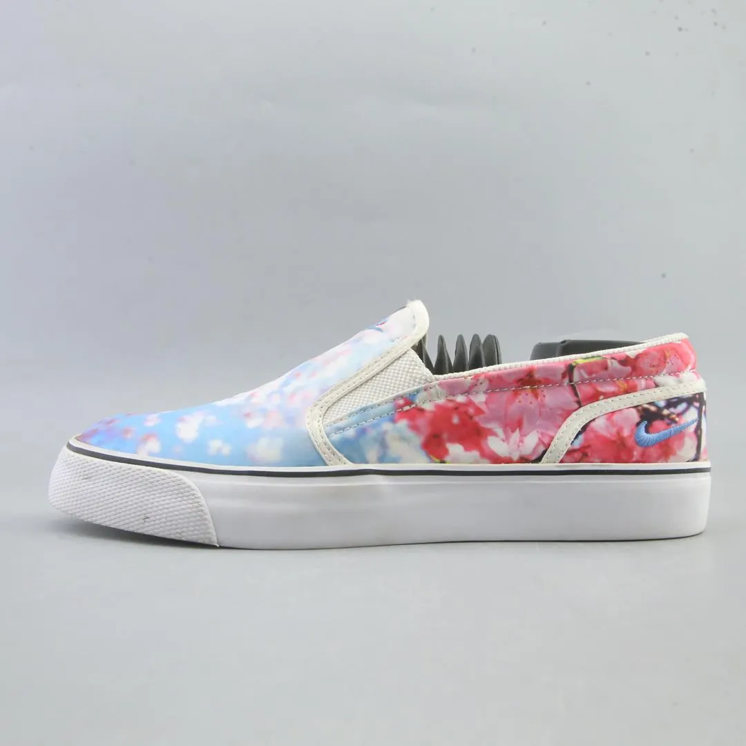 Outdoor Fun Field Fast NIKE  TOKI
