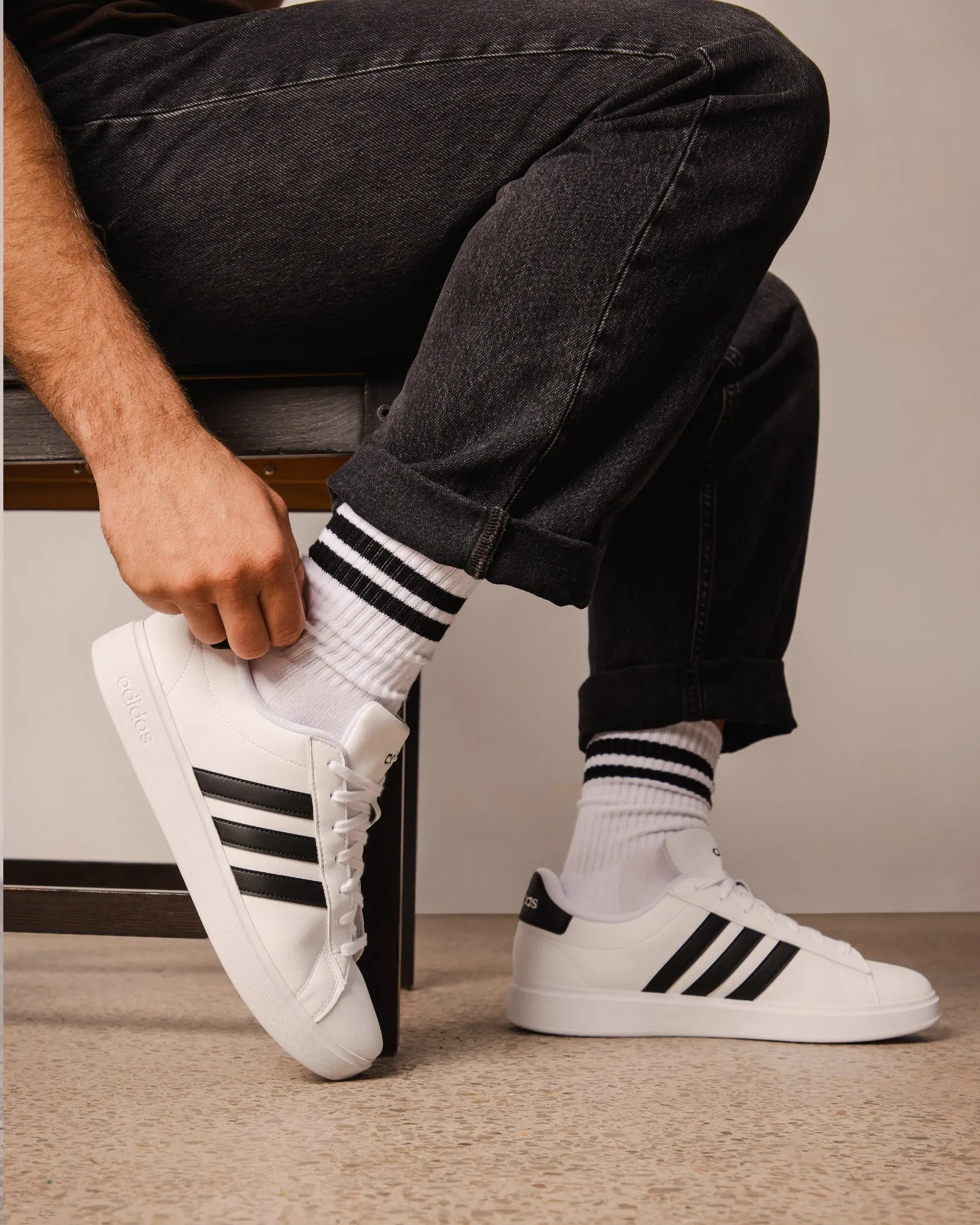 Grand Court 2.0 M White/Black Timeless Use