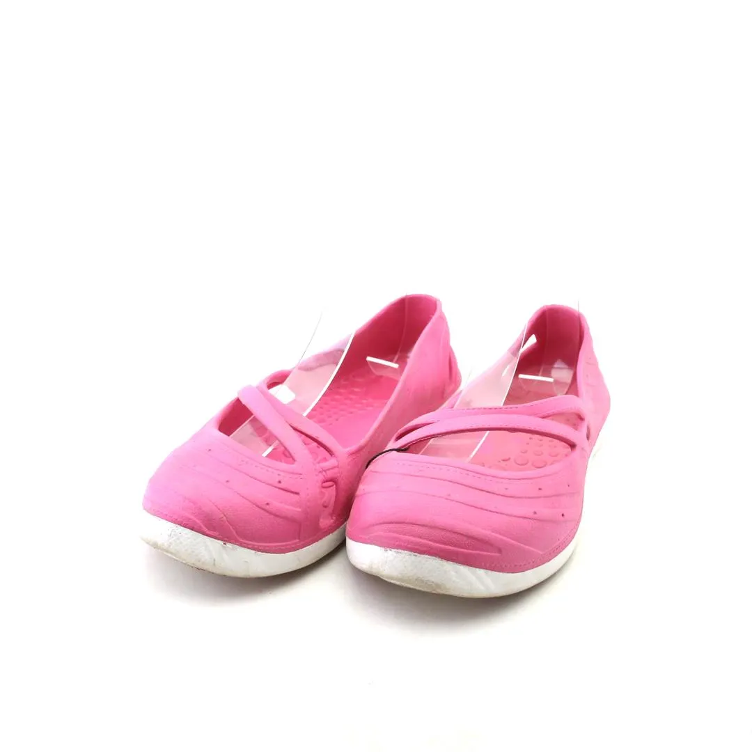 AMERICAN BRAND . Walking