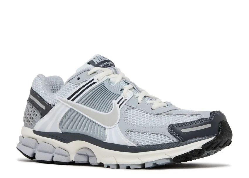 low-top shoes Nike Zoom Vomero 5 Pure Platinum