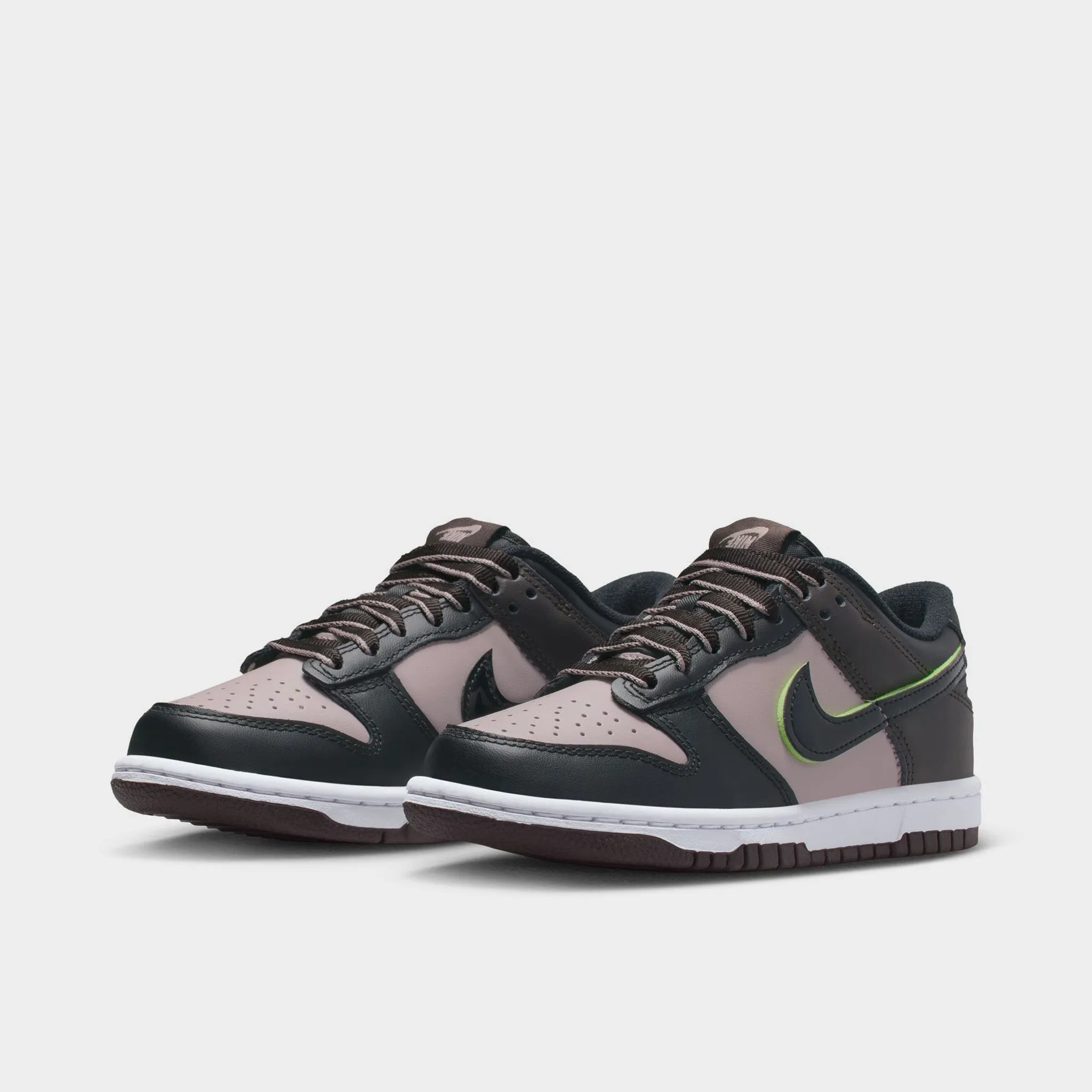 Nike Dunk Low SE GS Particle Rose / Black Unisex style Relaxed Feel