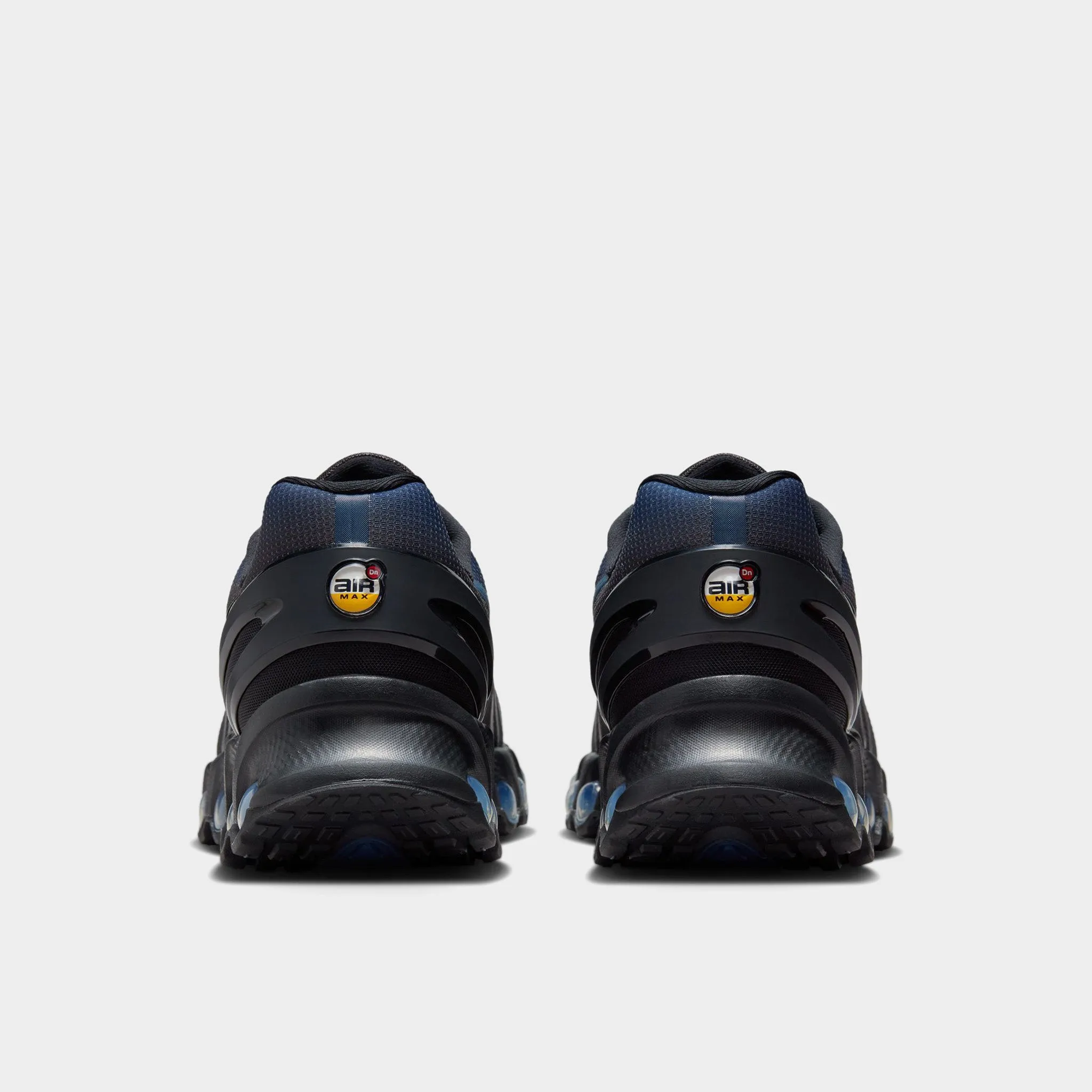 Casual Elegance Nike Air Max DN 8 Black / Metallic Silver - Thunder Blue