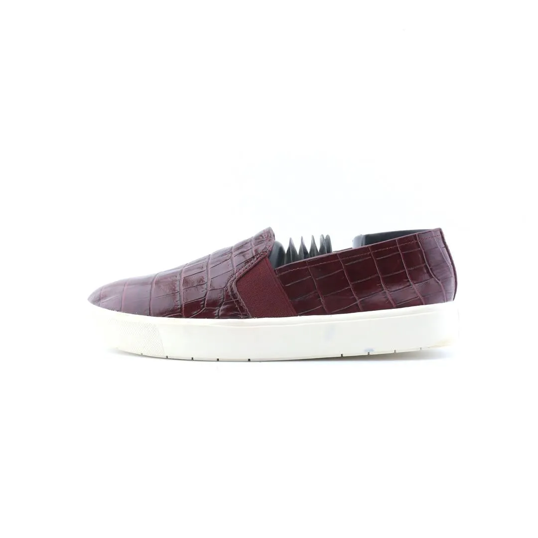 Adjustable Fit VINCE. BLAIR