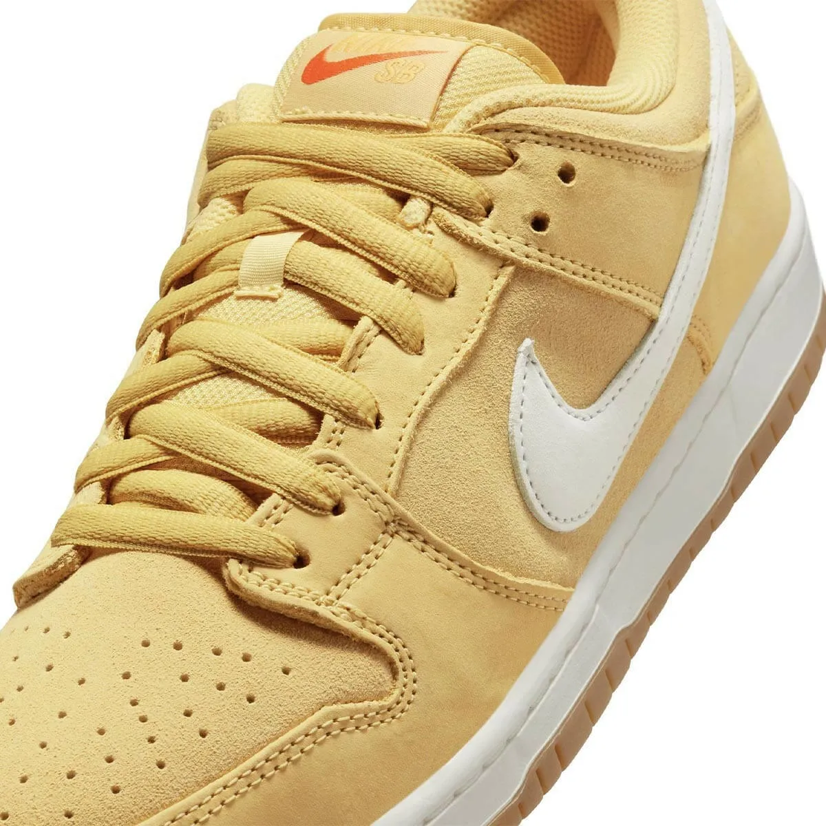 Urban Everyday Nike SB - Dunk Low Pro Shoes Saturn Gold