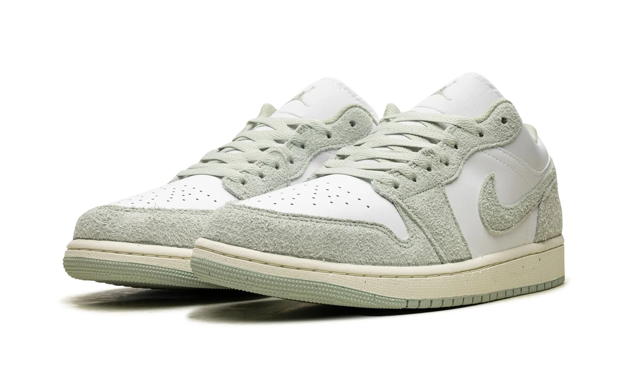 Air Jordan 1 Low SE 'Seafoam' Step Free Icon Walk
