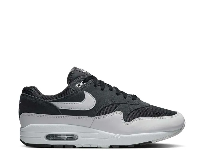 Calm Move Thick sole Nike Air Max 1 Essential "Off Noir"