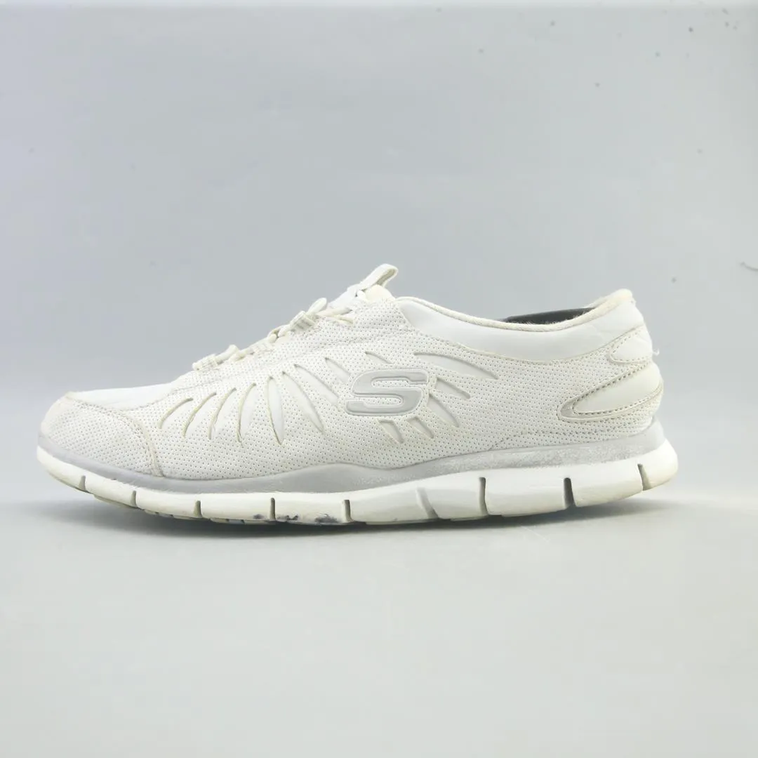 SKECHERS 6 FLEX GRATIS Lightweight Design Low Arch