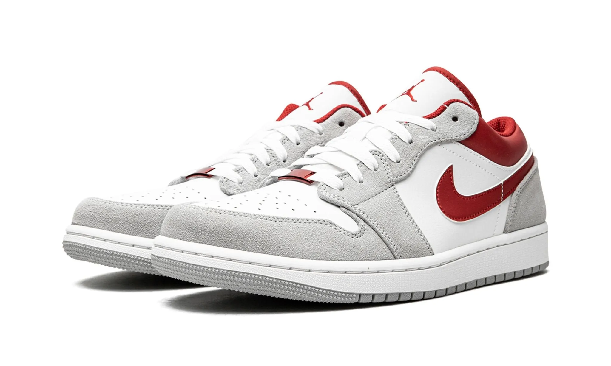Dad Pick Soft Cushioning Air Jordan 1 Low SE White Grey Red / Light smoke grey gym red