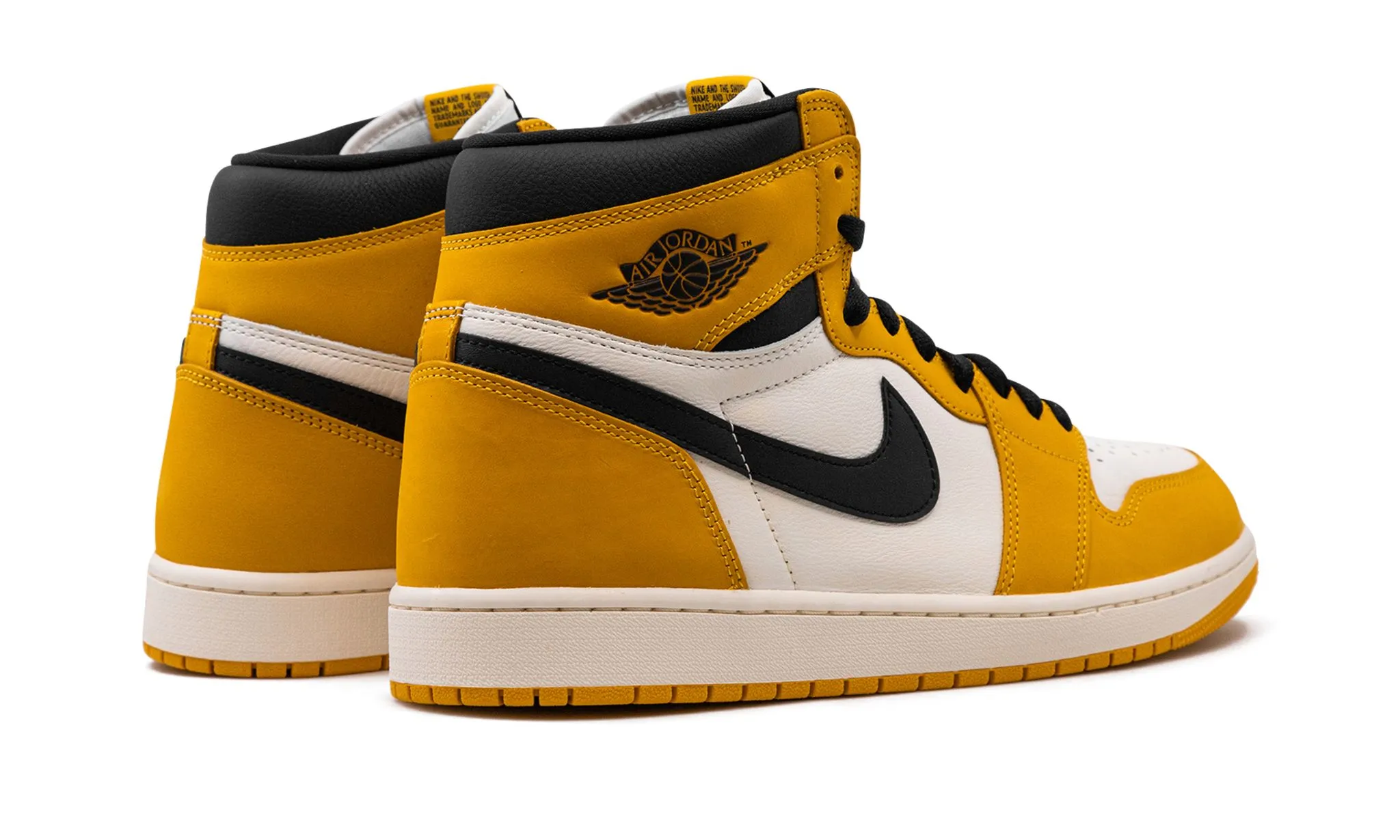 Media Pop Air Jordan 1 Retro High OG Yellow Ochre