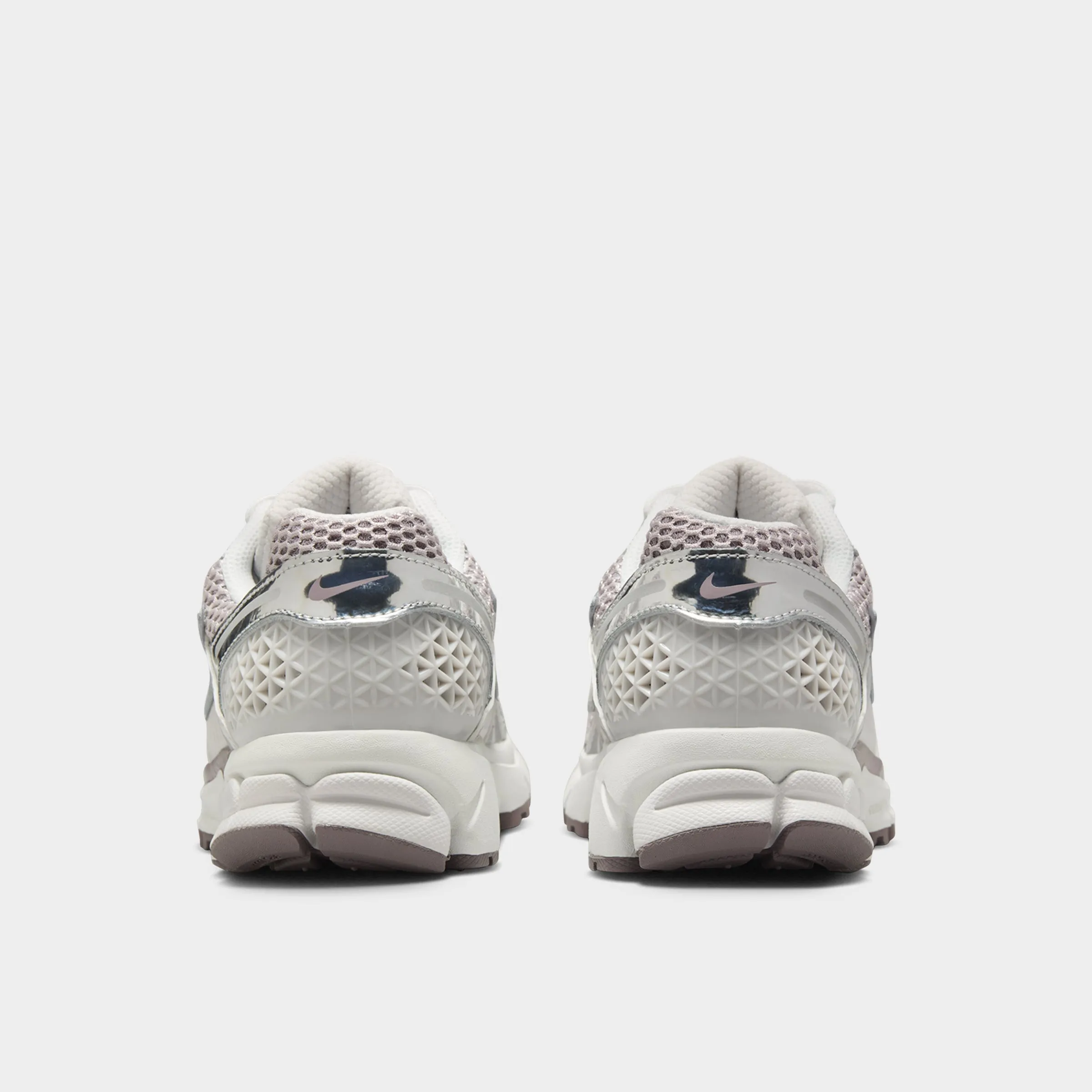 chunky - design shoes Medium Pace Nike Women's Zoom Vomero 5 Vast Grey / Metallic Silver
