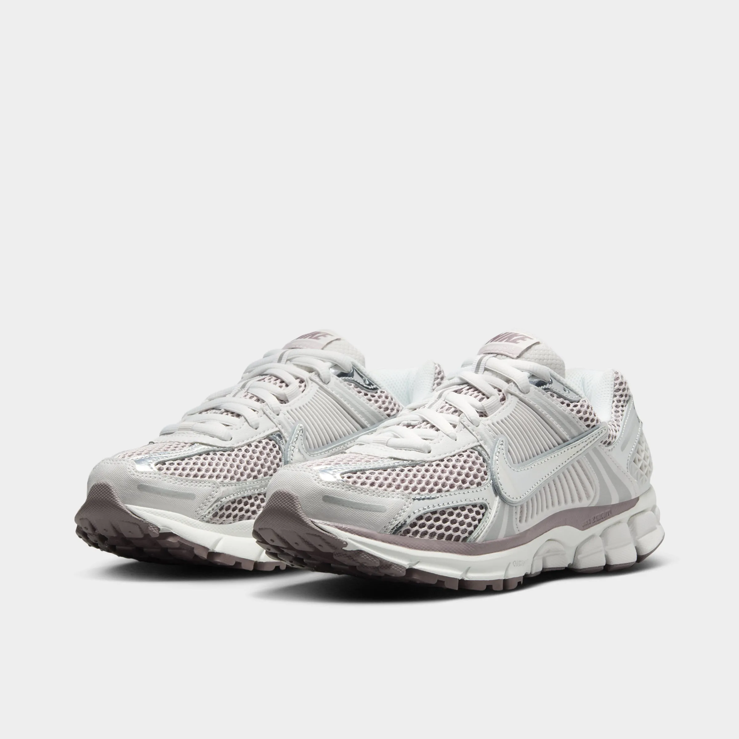 Nike Women's Zoom Vomero 5 Vast Grey / Metallic Silver basketball - compatible shoes