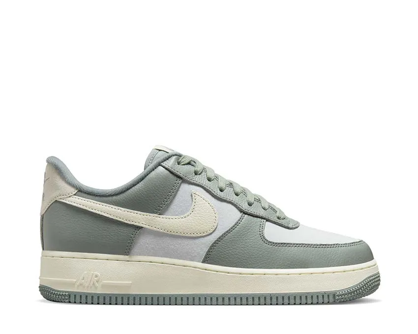 Nike Air Force 1 07 LX Step Grip Activity Fit