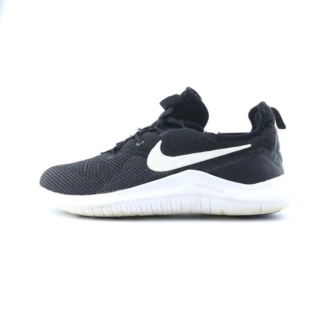 Future Walk Canvas NIKE FREE TR 8