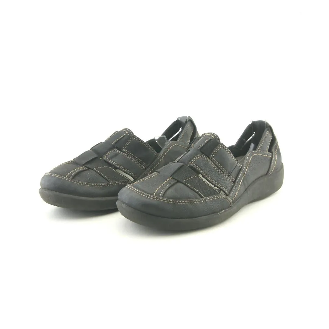 CLARKS CLOUDSTEPPERS Ice Grip