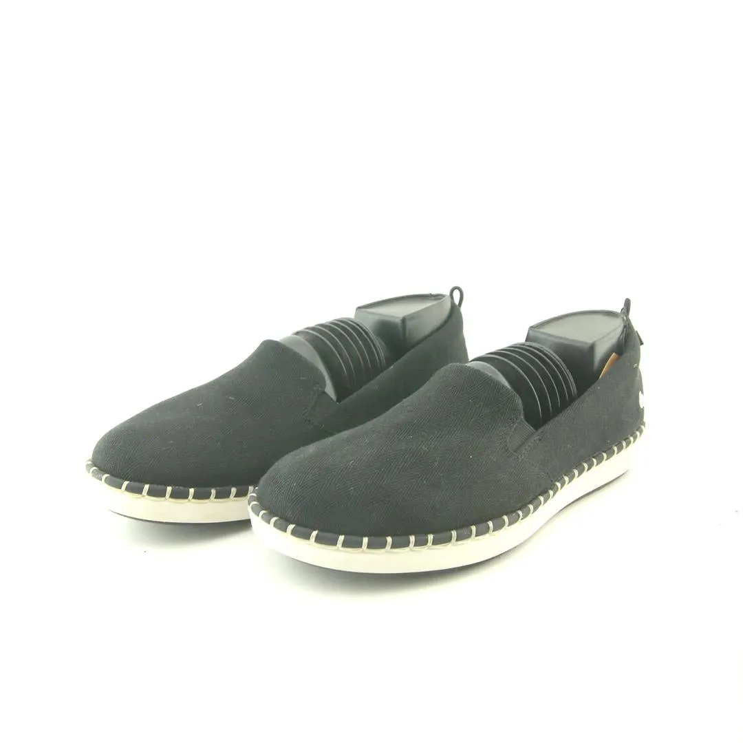 CLARKS CLOUD STEPPERS photo shoot Photo Glam