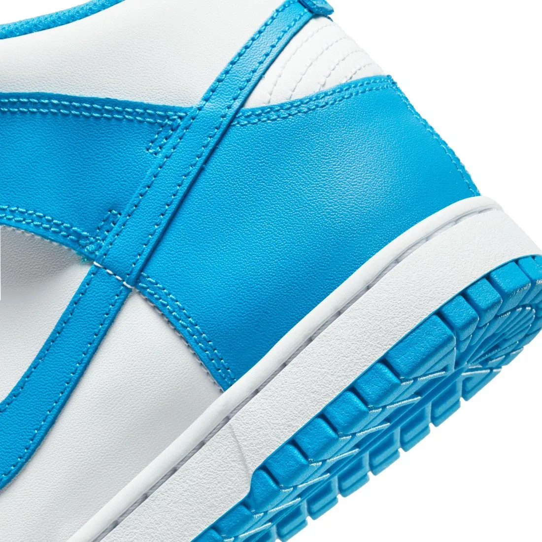 Dunk High Lifestyle Shoes Sock Friendly