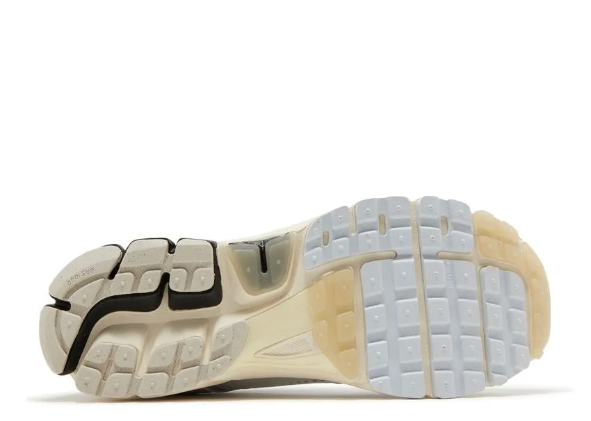 Minimalist Style Nike Zoom Vomero 5 Supersonic Light Bone Black