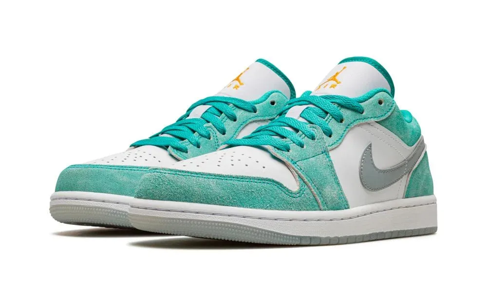 Air Jordan 1 Low Emerald Toe box