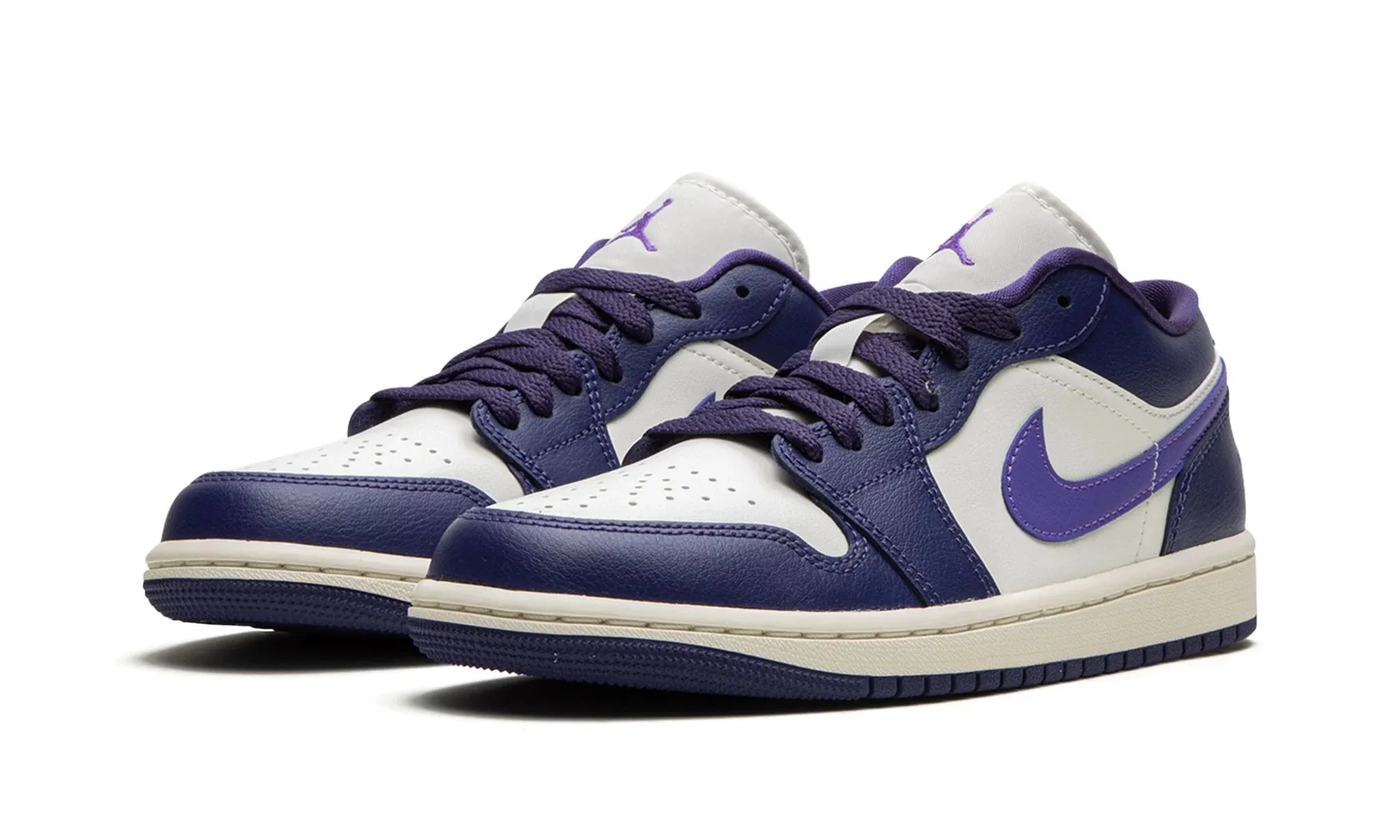 Season Ease Wmns Air Jordan 1 Low Sky J Purple