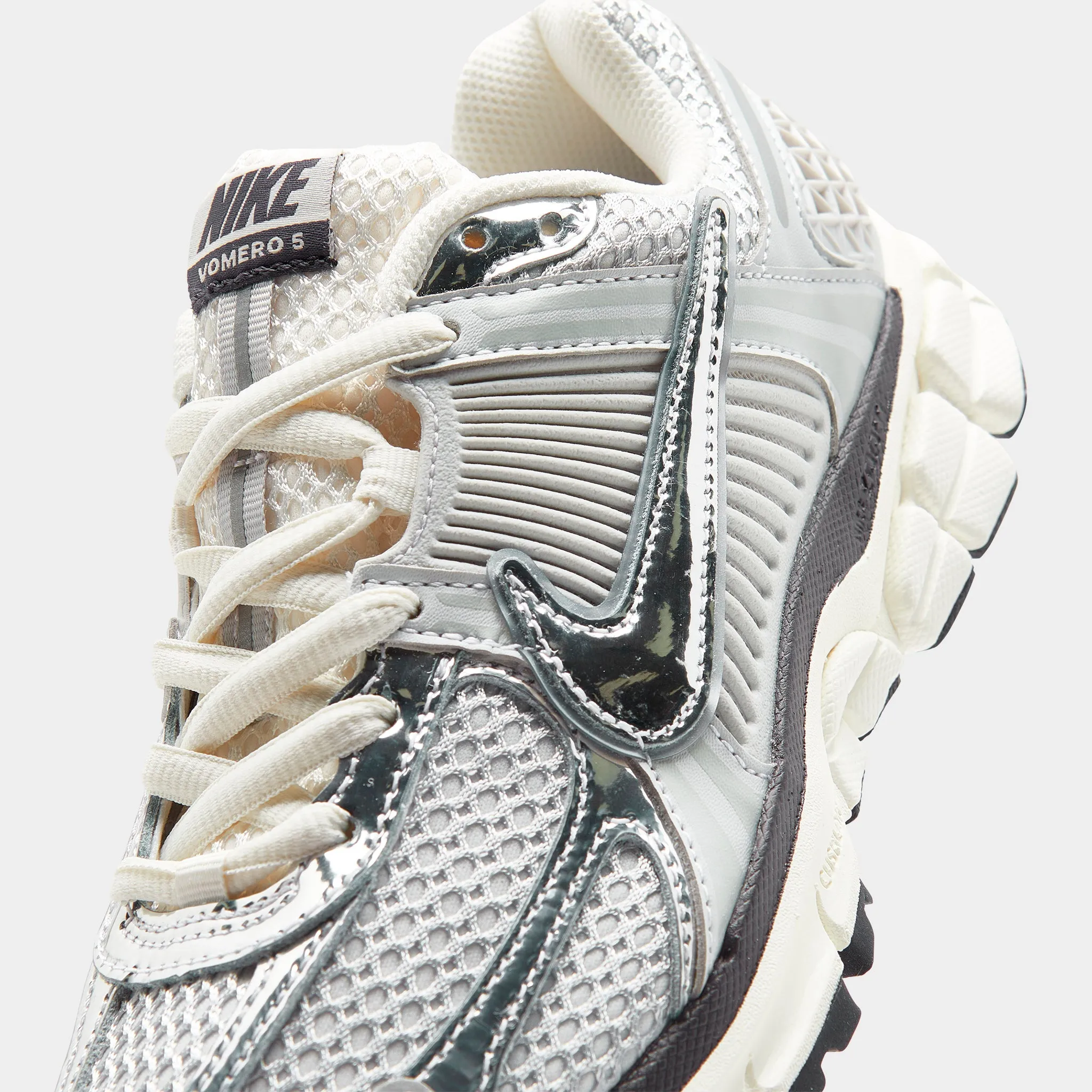 Printed patterns running in different seasons Nike Women's Zoom Vomero 5 Photon Dust / Chrome - Gridiron