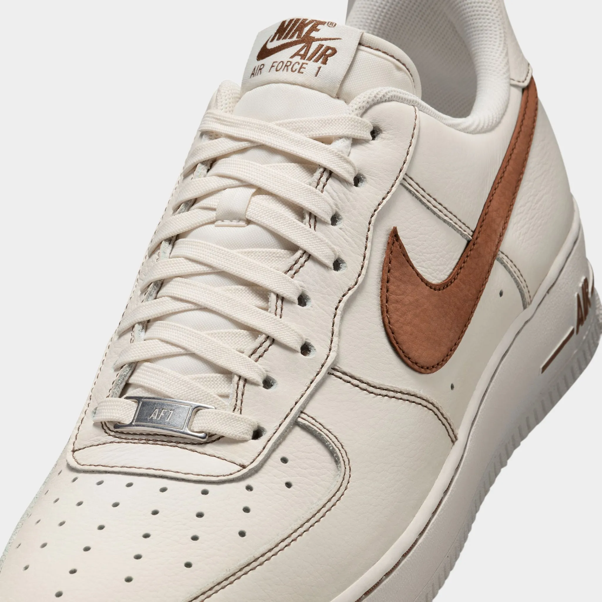 Urban Sleek Route Trek Nike Air Force 1 '07 LV8 Ivory / Saddle Brown